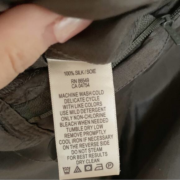 Tommy Bahama Olive 100% Silk Drawstring Hem Cropped Trousers Size 6 - Picture 7 of 7